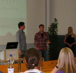 Verschiedene Referenten berichteten den Passauer Studenten von ihren Erfahrungen. 