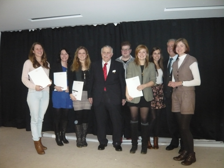Die Gewinner  und Gewinnerinnen des Premio Azzarà Wettbewerbs